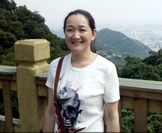 帶寶寶有愛心的好阿姨提供